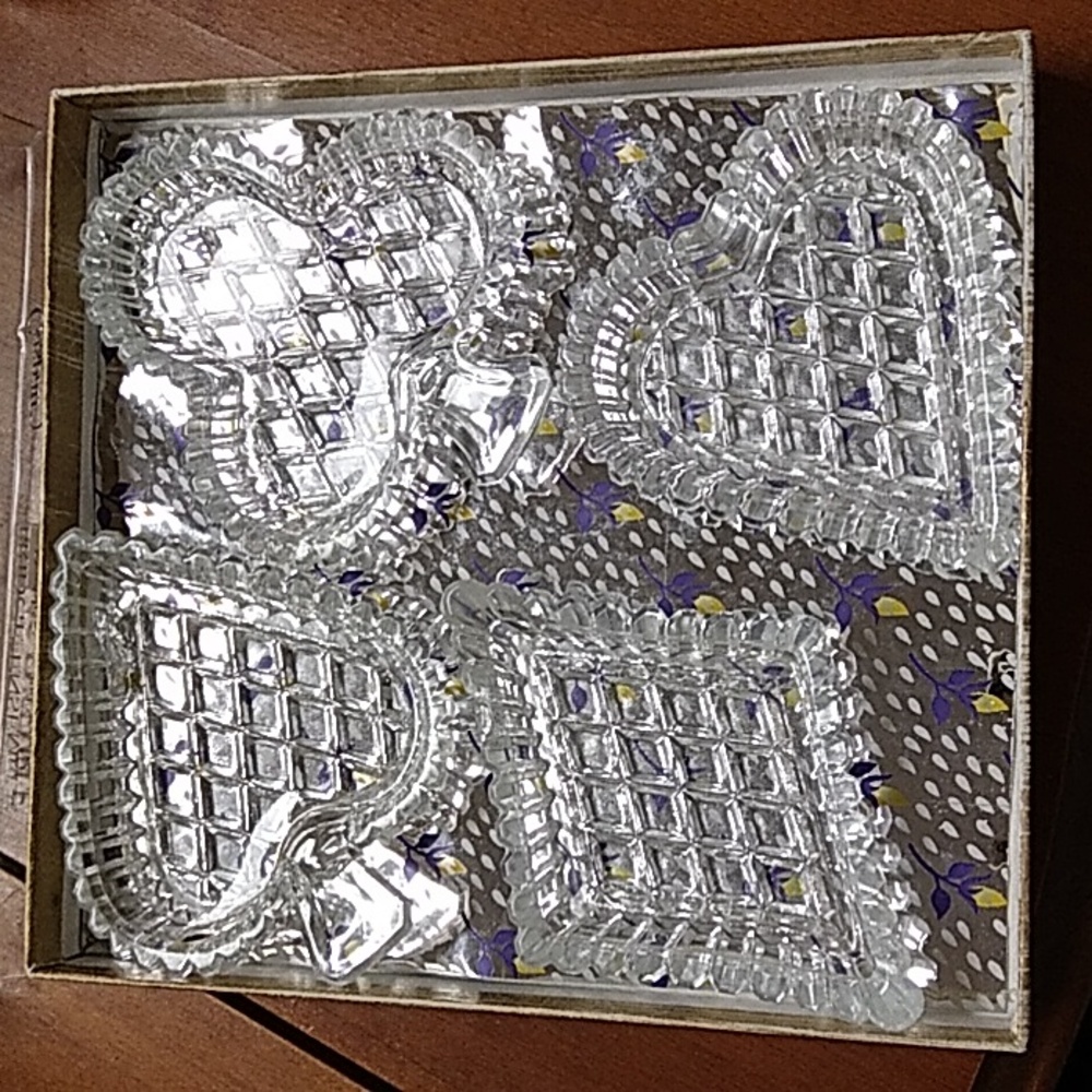 Glass Card Suit Dishes